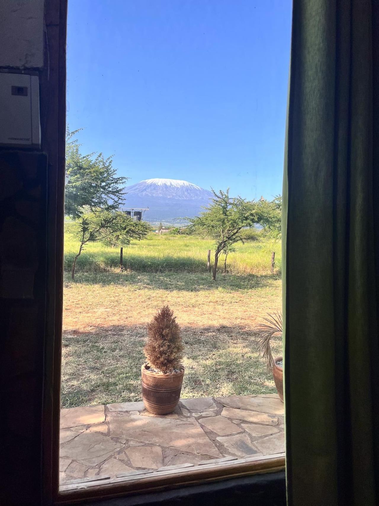 Kilimanjaro View Cabin-Amboseli Oloitokitok Quarto foto